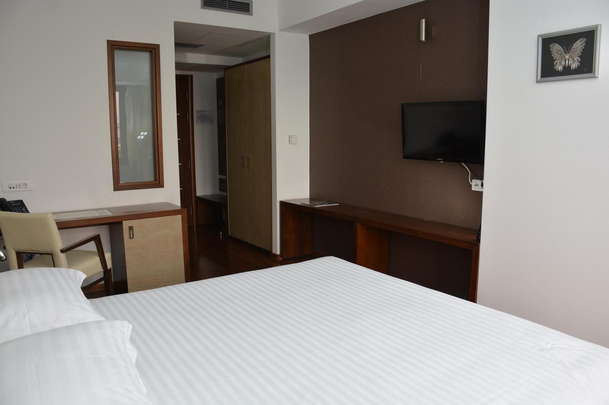 Luxury Skopje Apartments Екстер'єр фото